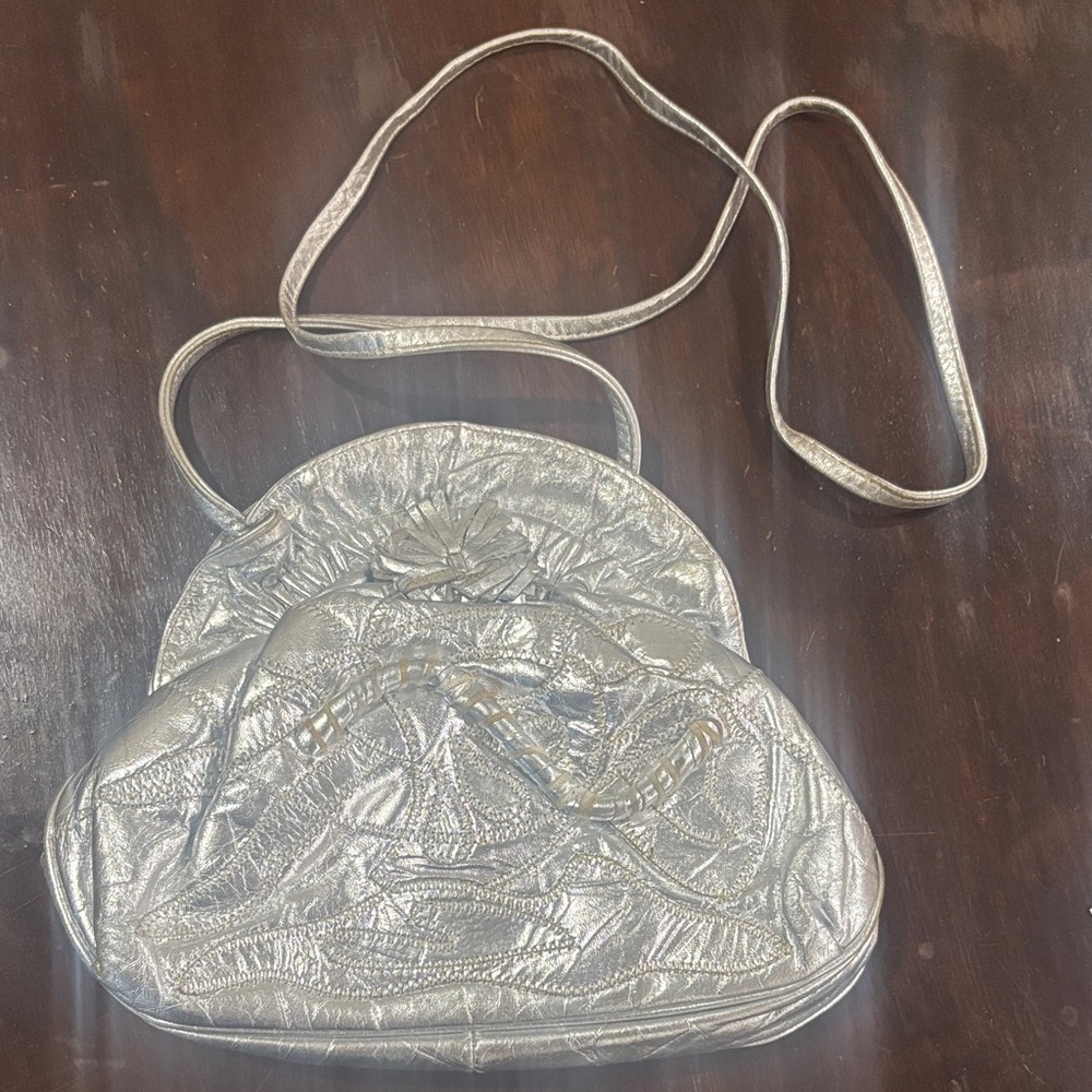 Elegant Silver vintage viva of California brand Women's Bag clutch w strap